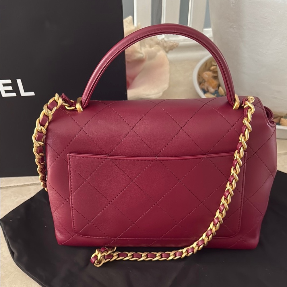 🔥2025 CHANEL RARE Burgundy Shoulder Flap Bag with Gold Hardware - Picture 6 of 9